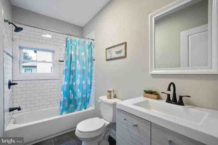 14 Sewell St - Photo 6 of 15