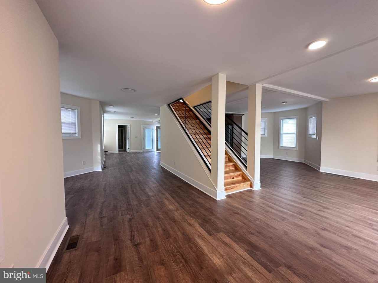 1019 N Broad St - Photo 2 of 37