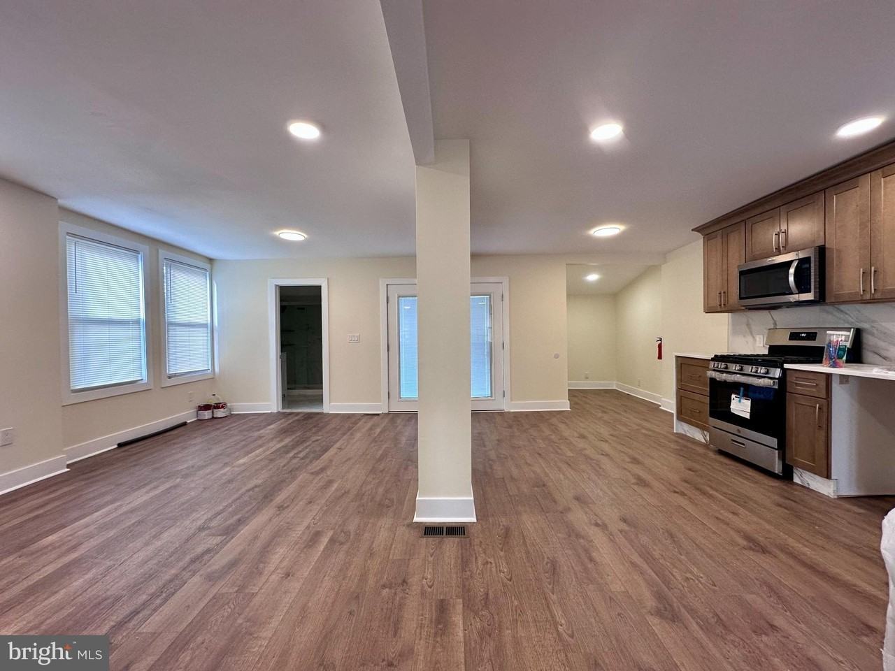 1019 N Broad St - Photo 6 of 37