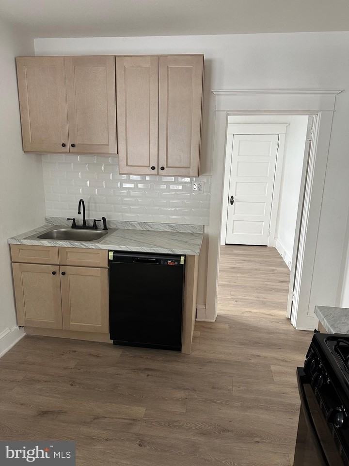 11 2nd Ave - Photo 4 of 8