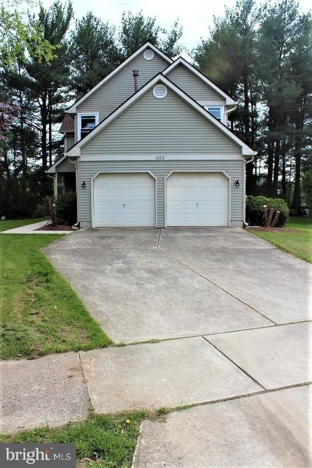 608 Quincy Ct - Photo 4 of 39