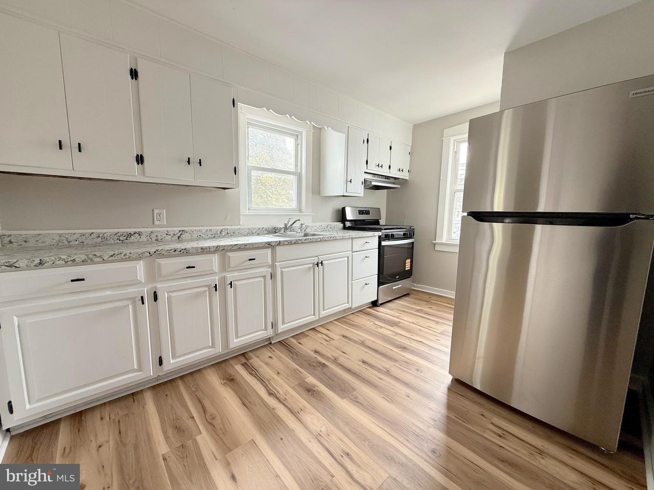 27 N Main St - Photo 5 of 11