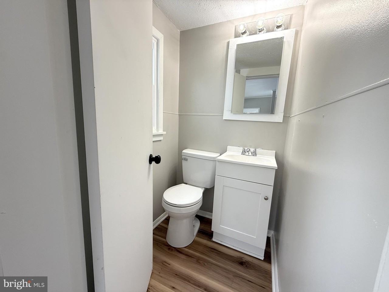 27 N Main St - Photo 6 of 11