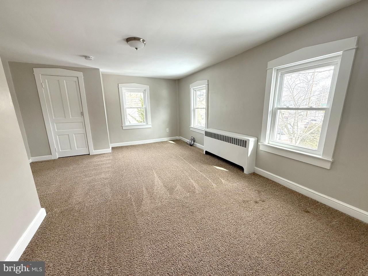 27 N Main St - Photo 7 of 11