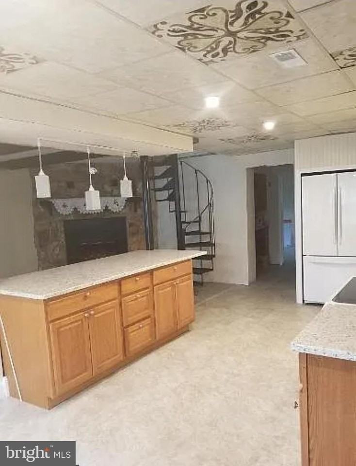 230 E High St - Photo 3 of 11