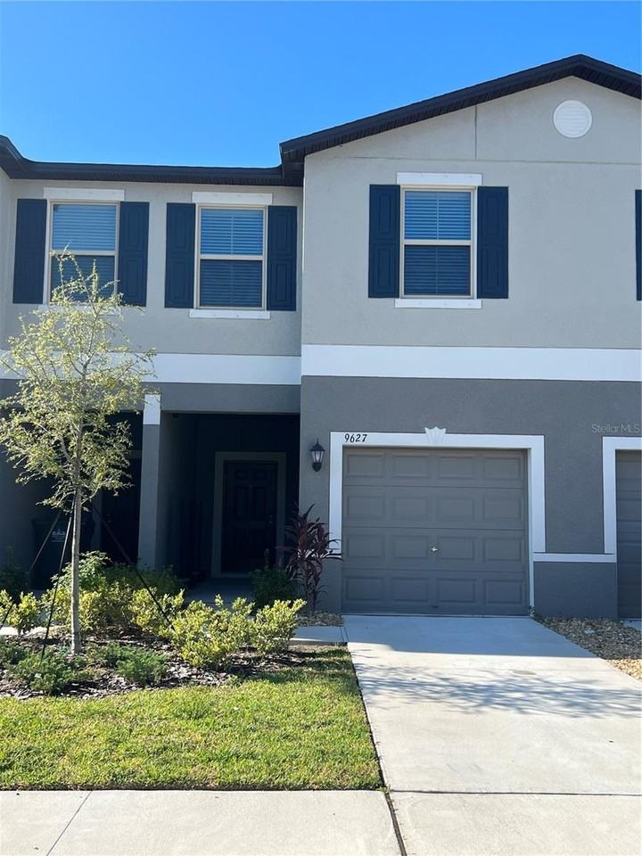 9627 Pembrooke Pines Dr #1 - Photo 2 of 25