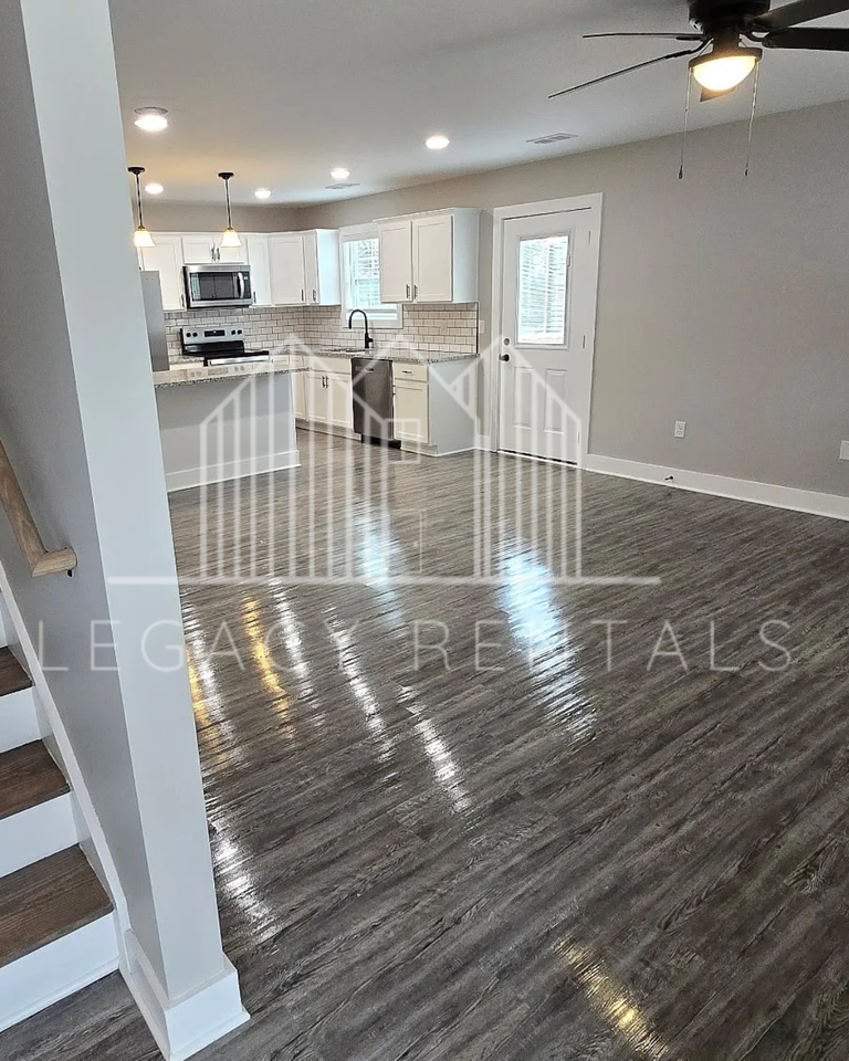 1112 Race St #1 - Photo 4 of 8
