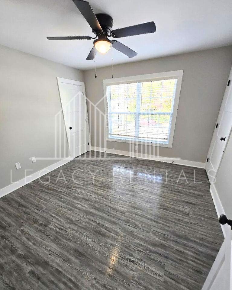 1112 Race St #1 - Photo 5 of 8