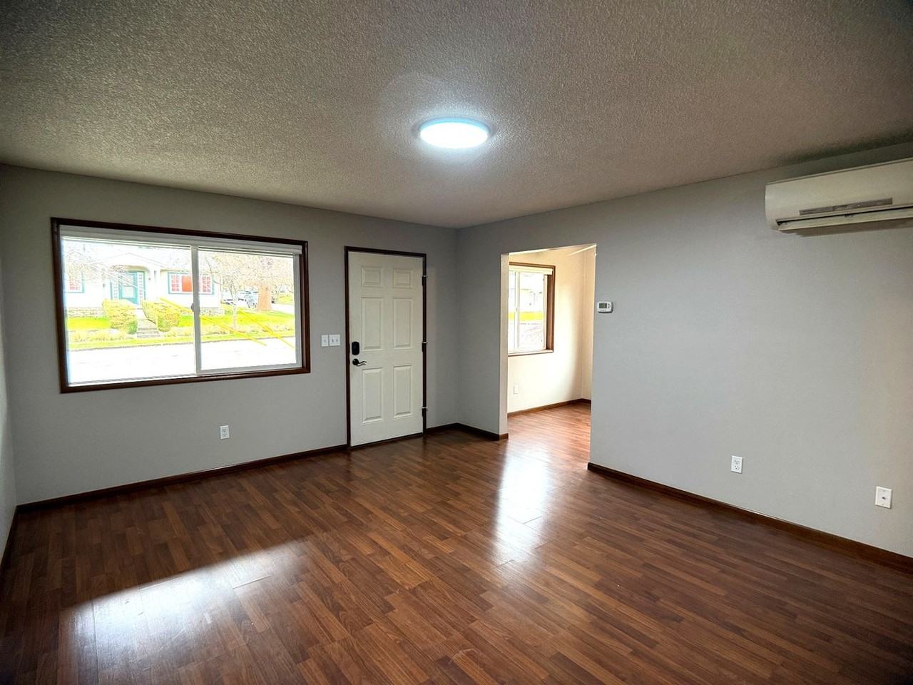 615 E 22nd St - Photo 5 of 18