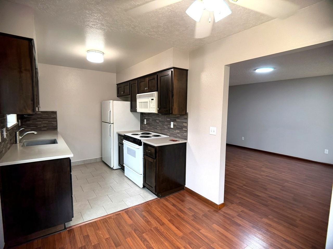 615 E 22nd St - Photo 7 of 18