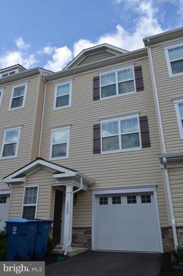 1503 Hights Farm Rd S - Photo 2 of 35