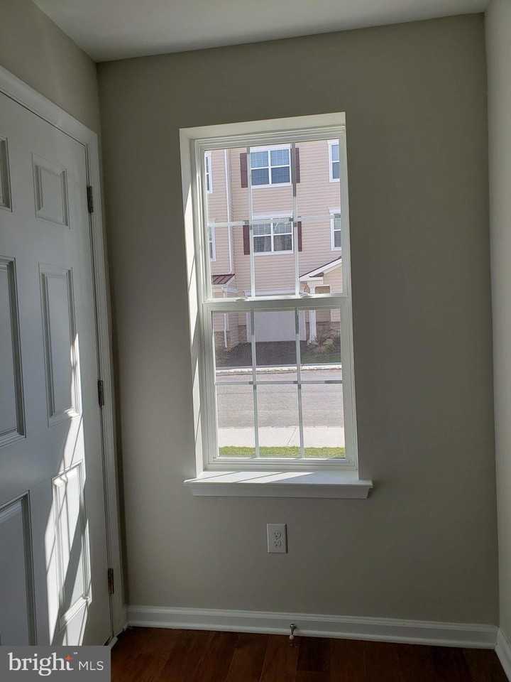 1503 Hights Farm Rd S - Photo 3 of 35