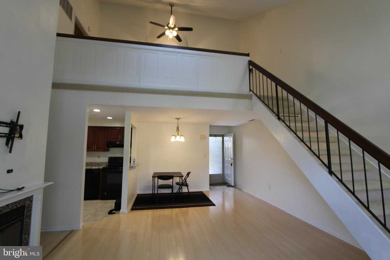 5220 Ravens Crest Dr - Photo 4 of 23