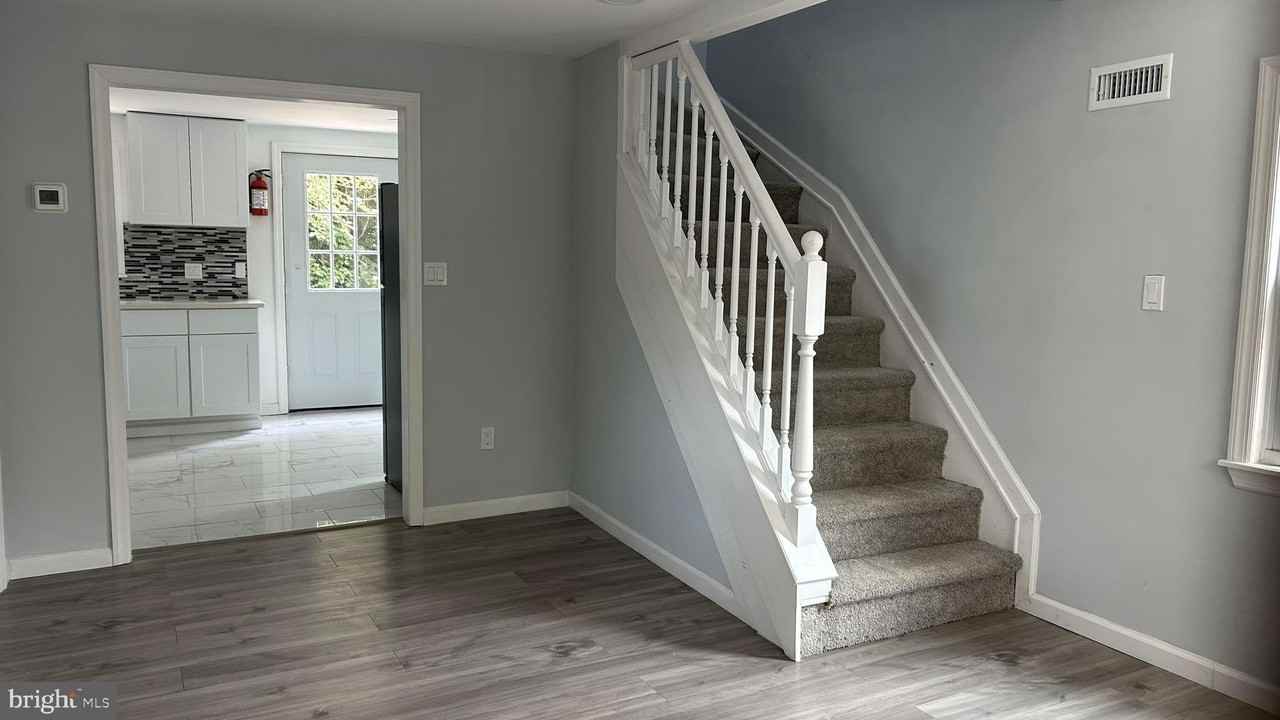 69 Carpenter St - Photo 3 of 29