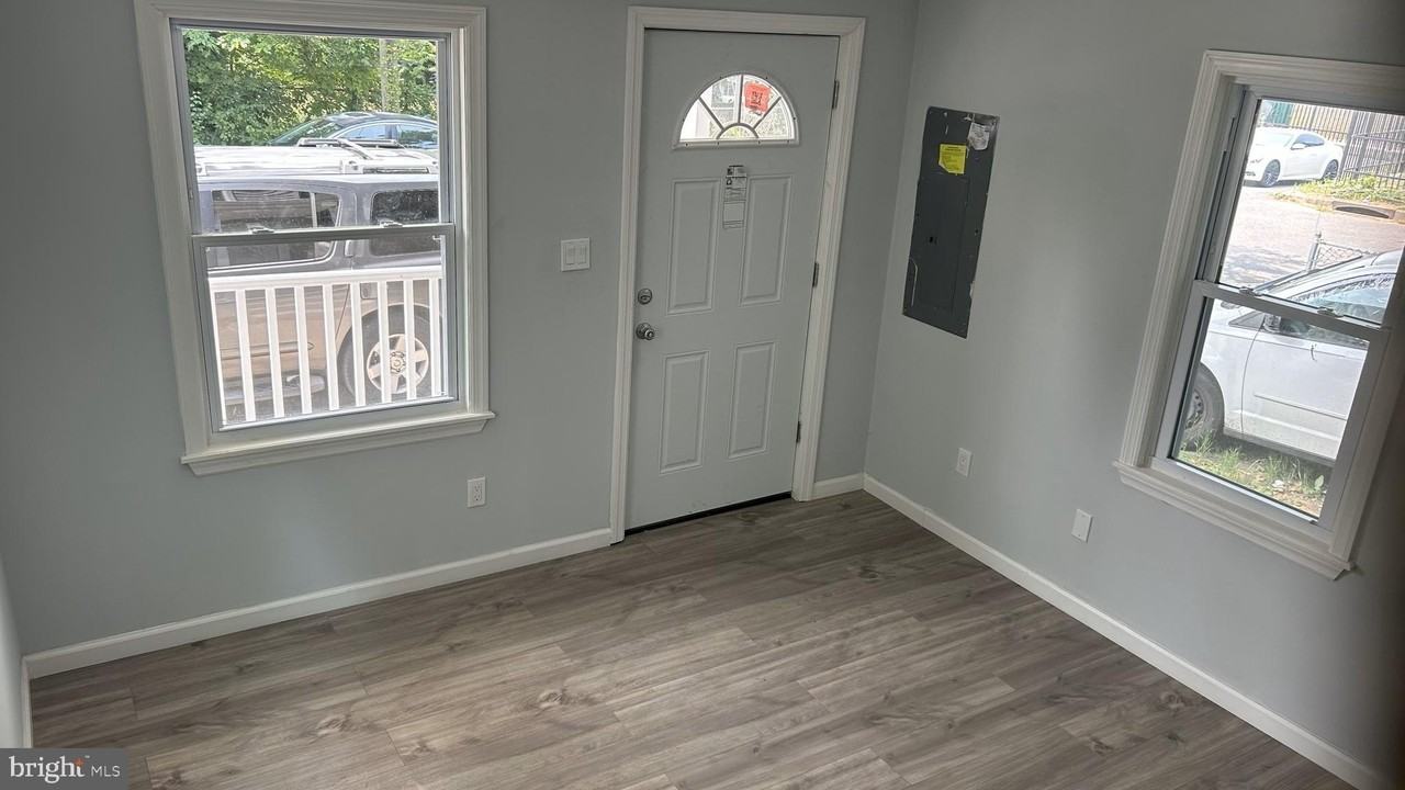 69 Carpenter St - Photo 5 of 29