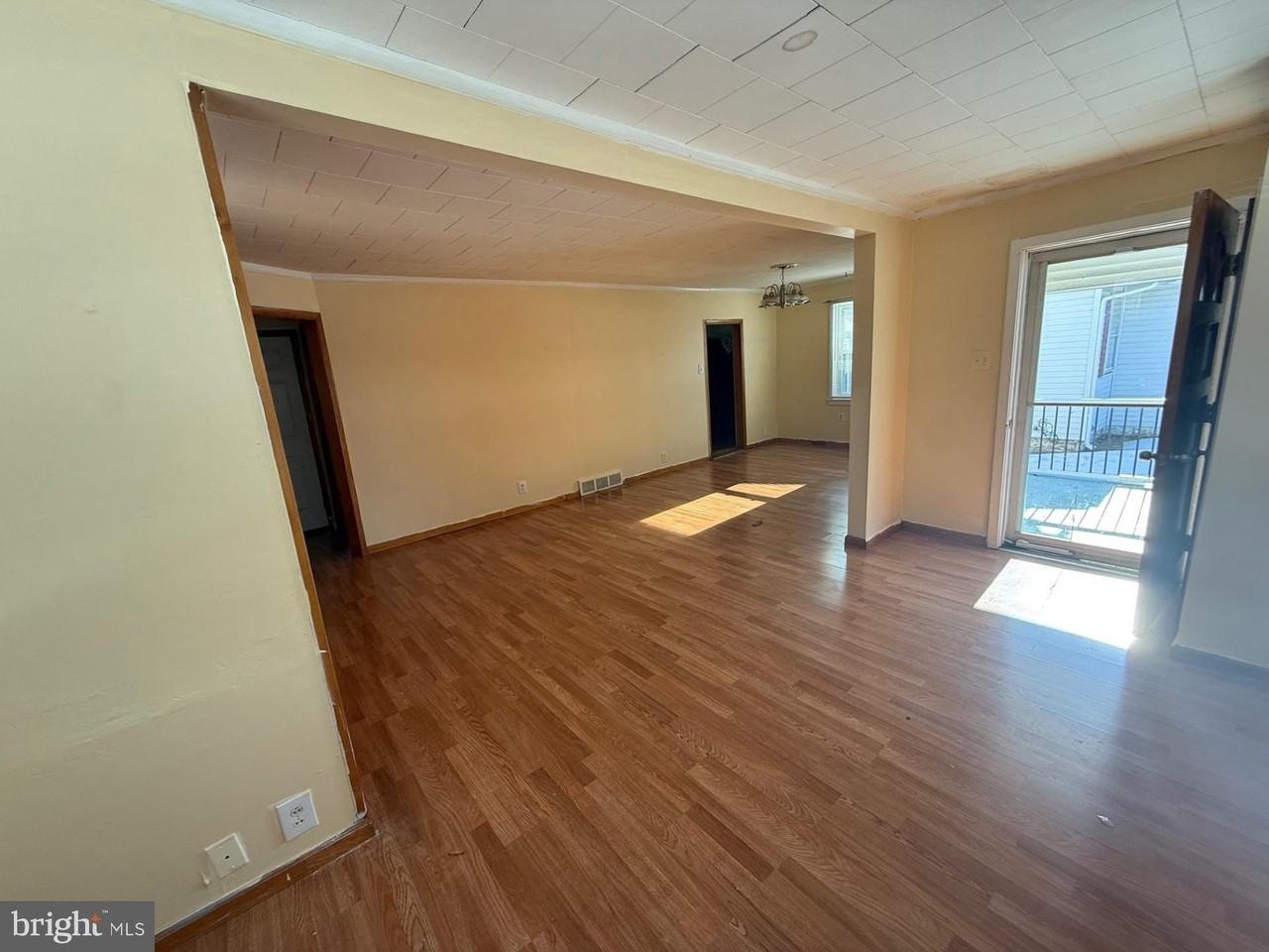 323 Georgetown Rd - Photo 3 of 12