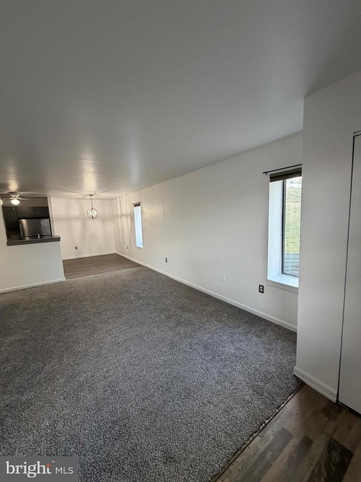 1334 W Wyomissing Ct Apt M - Photo 5 of 45