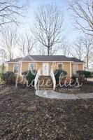 featured image of 325 Southampton Dr #1