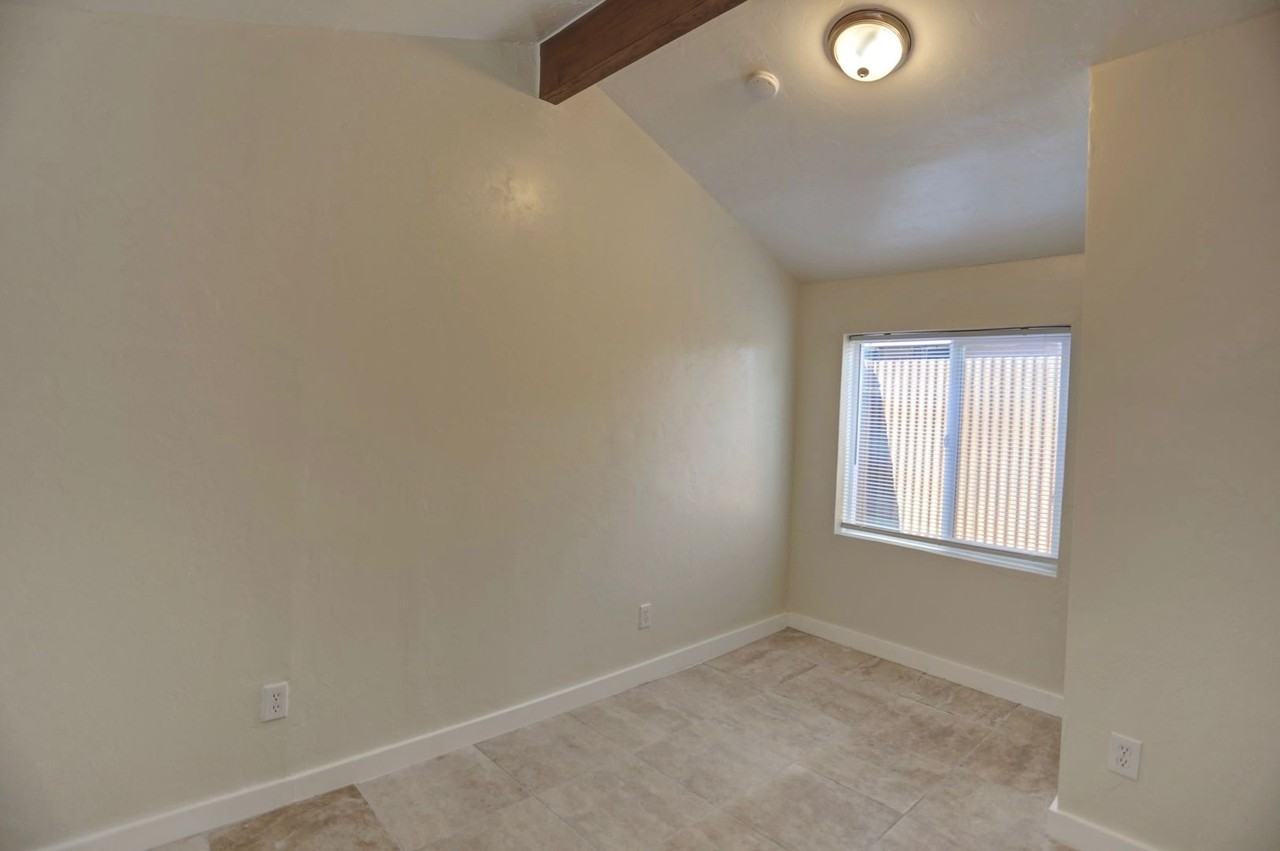 1509 E. 9th St. - Photo 5 of 23