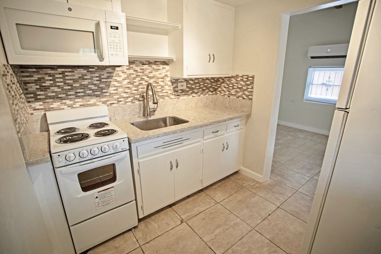 1509 E. 9th St. - Photo 7 of 23