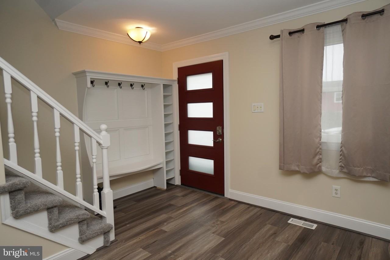 915 Arch St - Photo 2 of 32