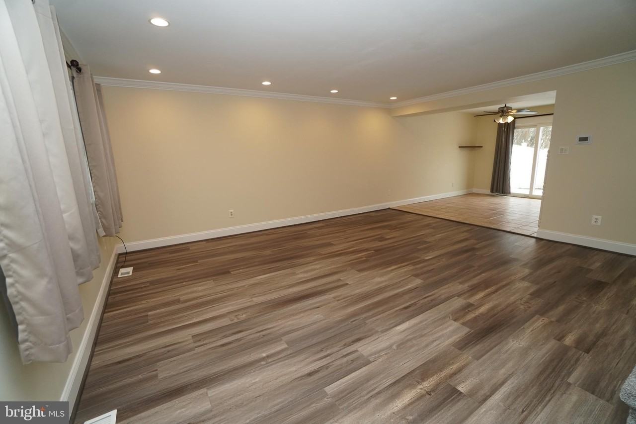 915 Arch St - Photo 4 of 32