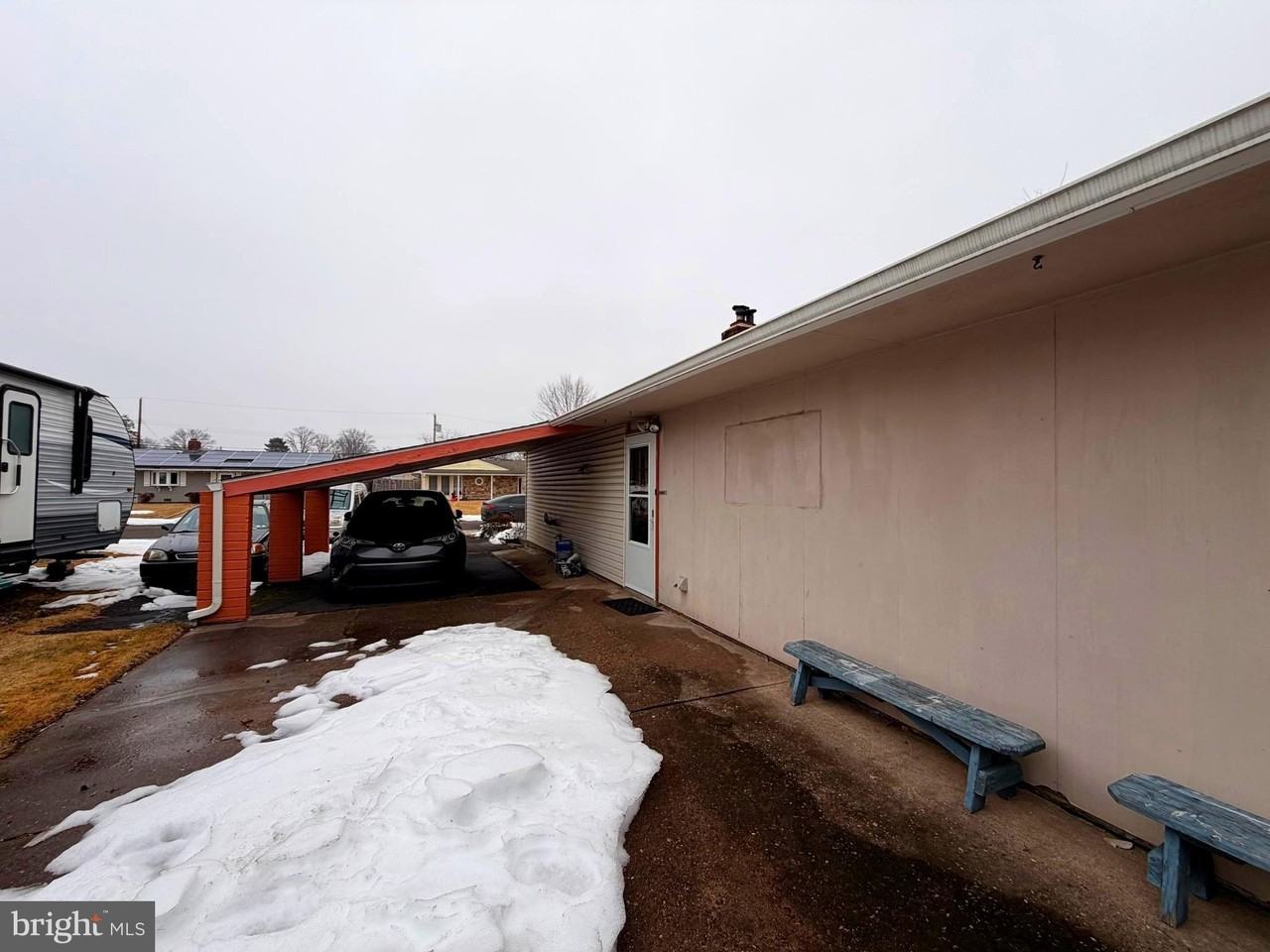 25 Balsam Rd - Photo 3 of 17