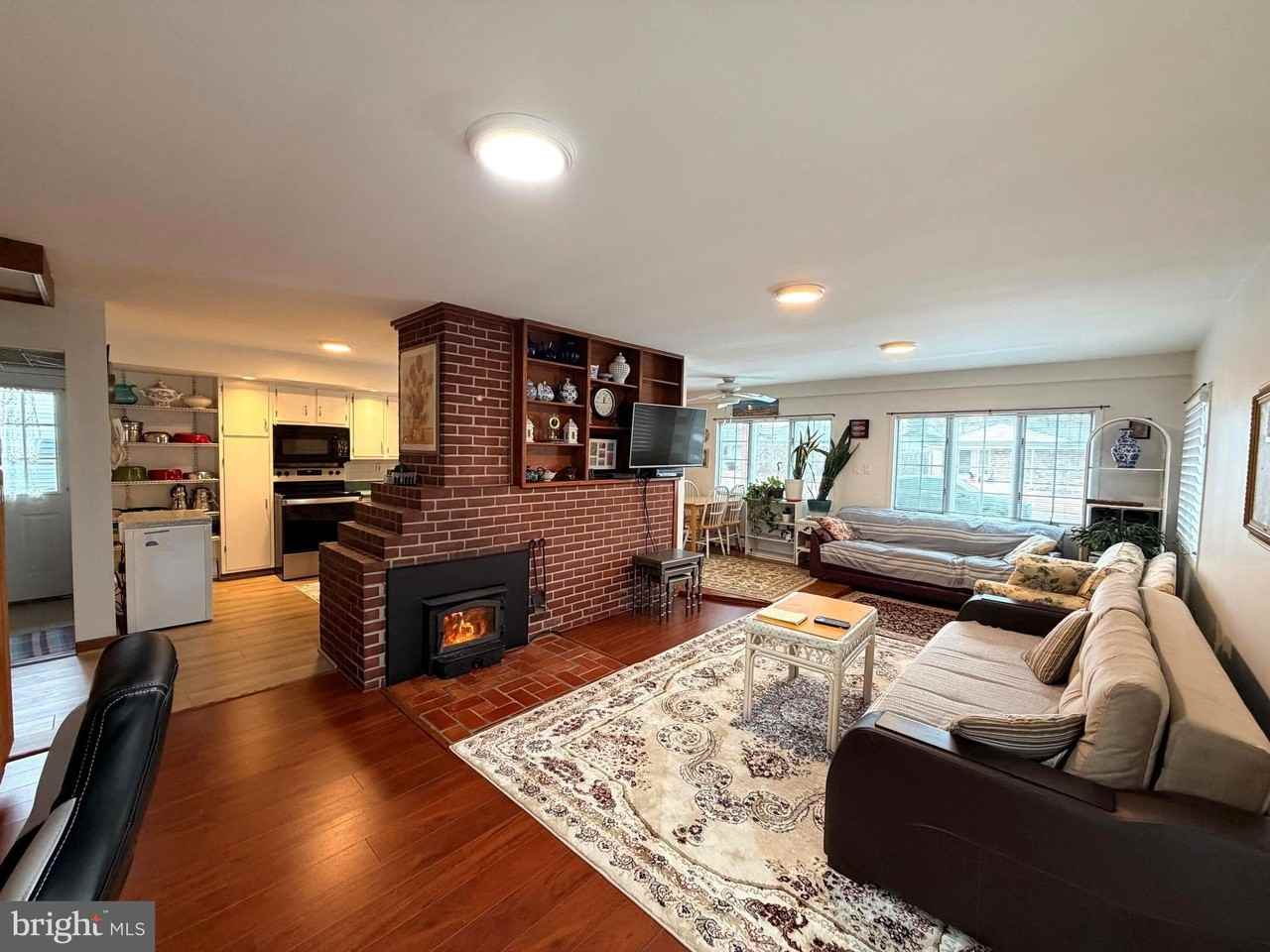 25 Balsam Rd - Photo 5 of 17