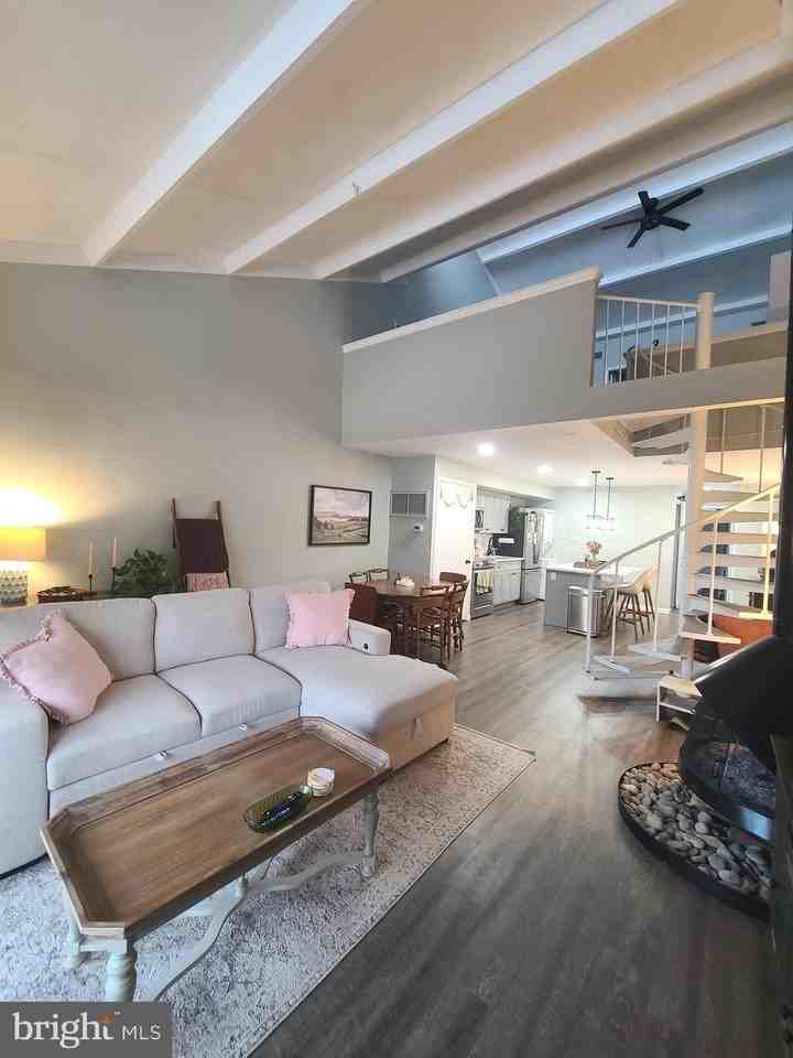 21 Tahoe Unit B #B - Photo 2 of 25