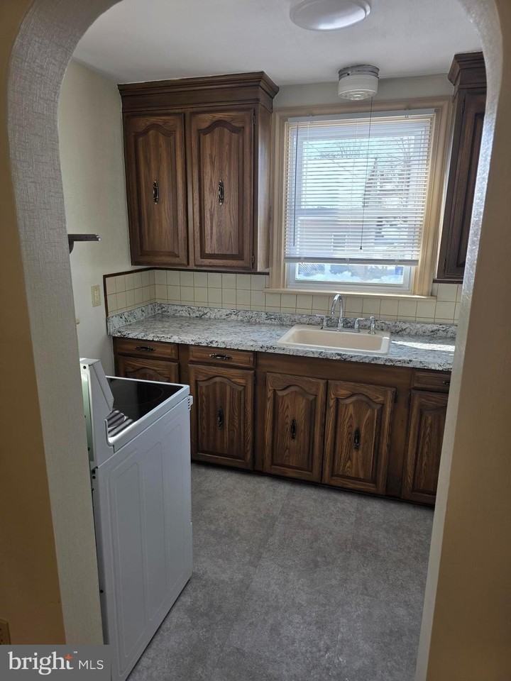 508 N 2nd St - Photo 2 of 10