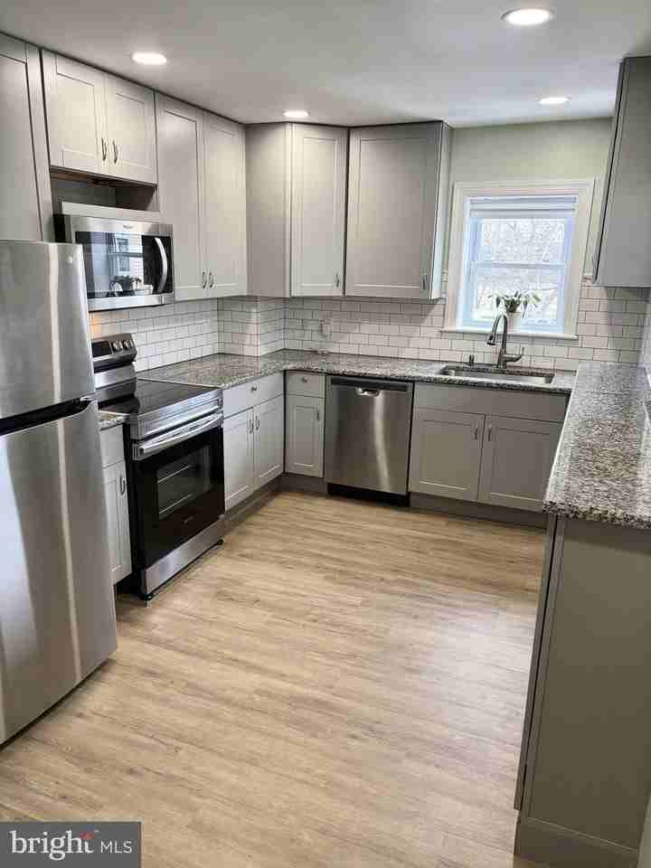 237 E Main St Unit A #A - Photo 3 of 19