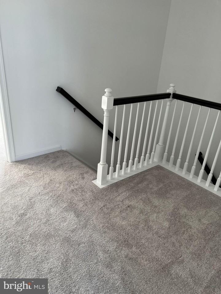 105 Larkin Dr - Photo 6 of 47