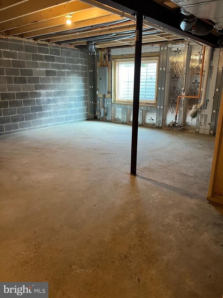 105 Larkin Dr - Photo 7 of 47