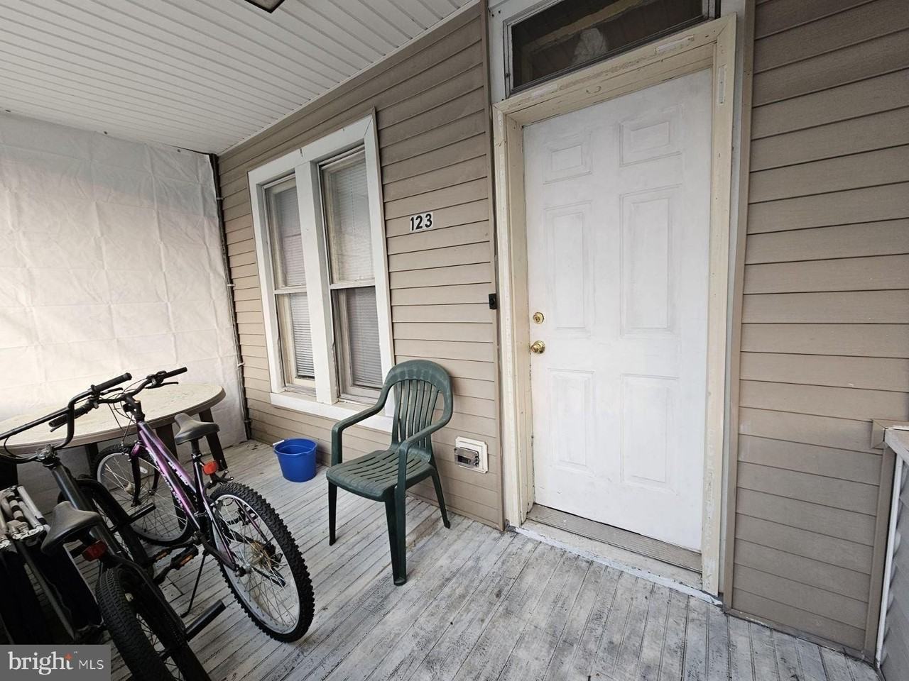 123 W Railroad St - Photo 2 of 7