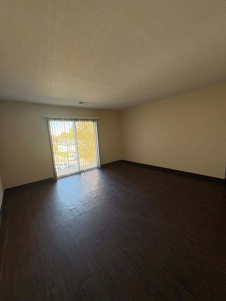 2401 Rocklyn Drive & 6820 Holcomb Avenue - Photo 3 of 35