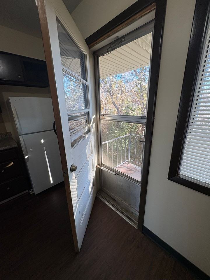 2401 Rocklyn Drive & 6820 Holcomb Avenue - Photo 5 of 35