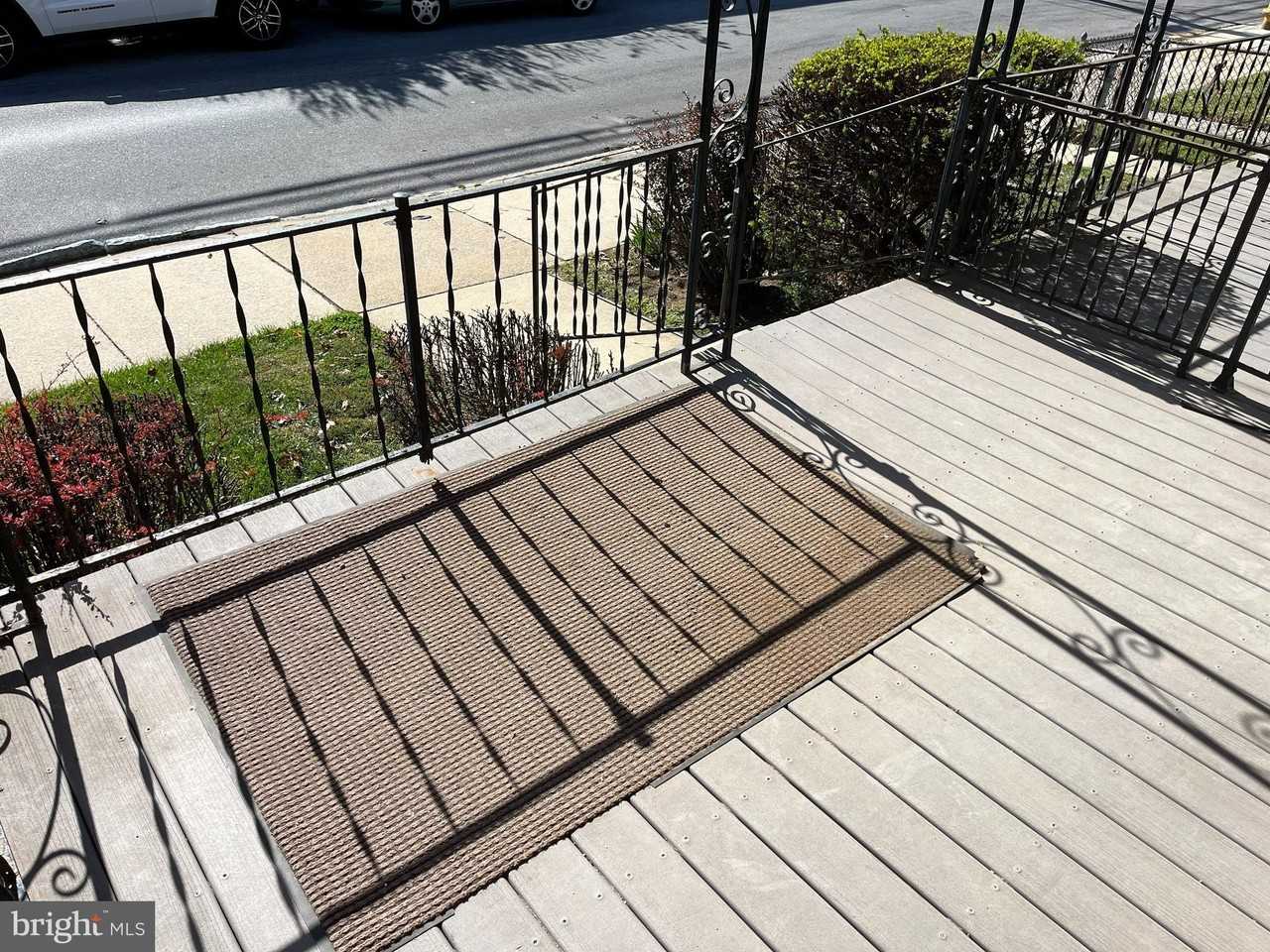 133 E Nields St - Photo 3 of 18