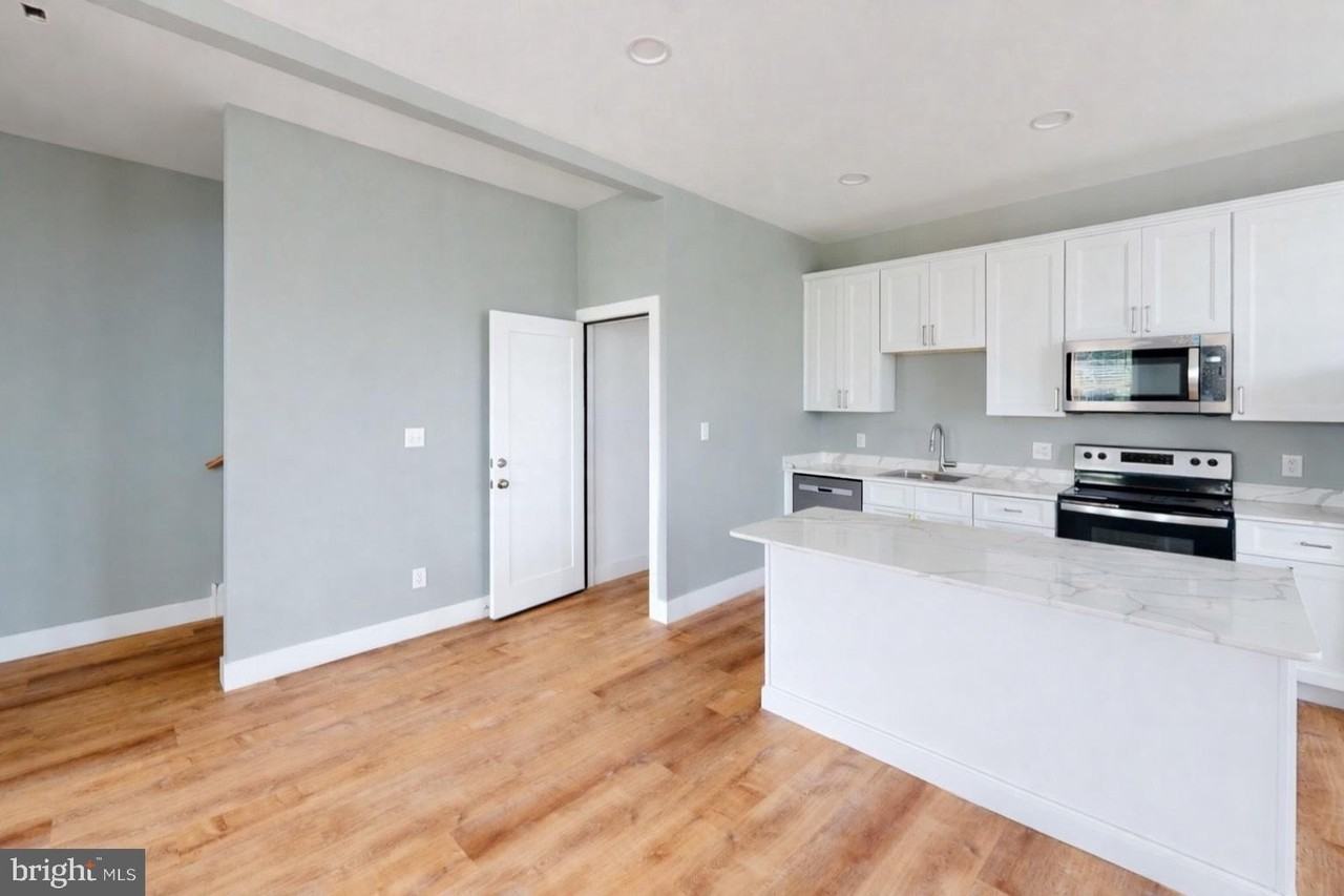 329 S High St Apt 2 #2 - Photo 2 of 8