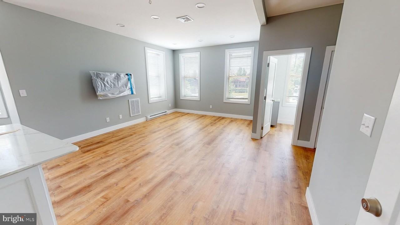 329 S High St Apt 2 #2 - Photo 3 of 8