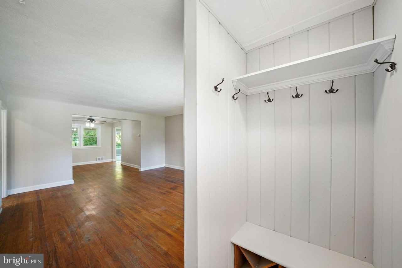 214 Maryland Ave - Photo 2 of 27