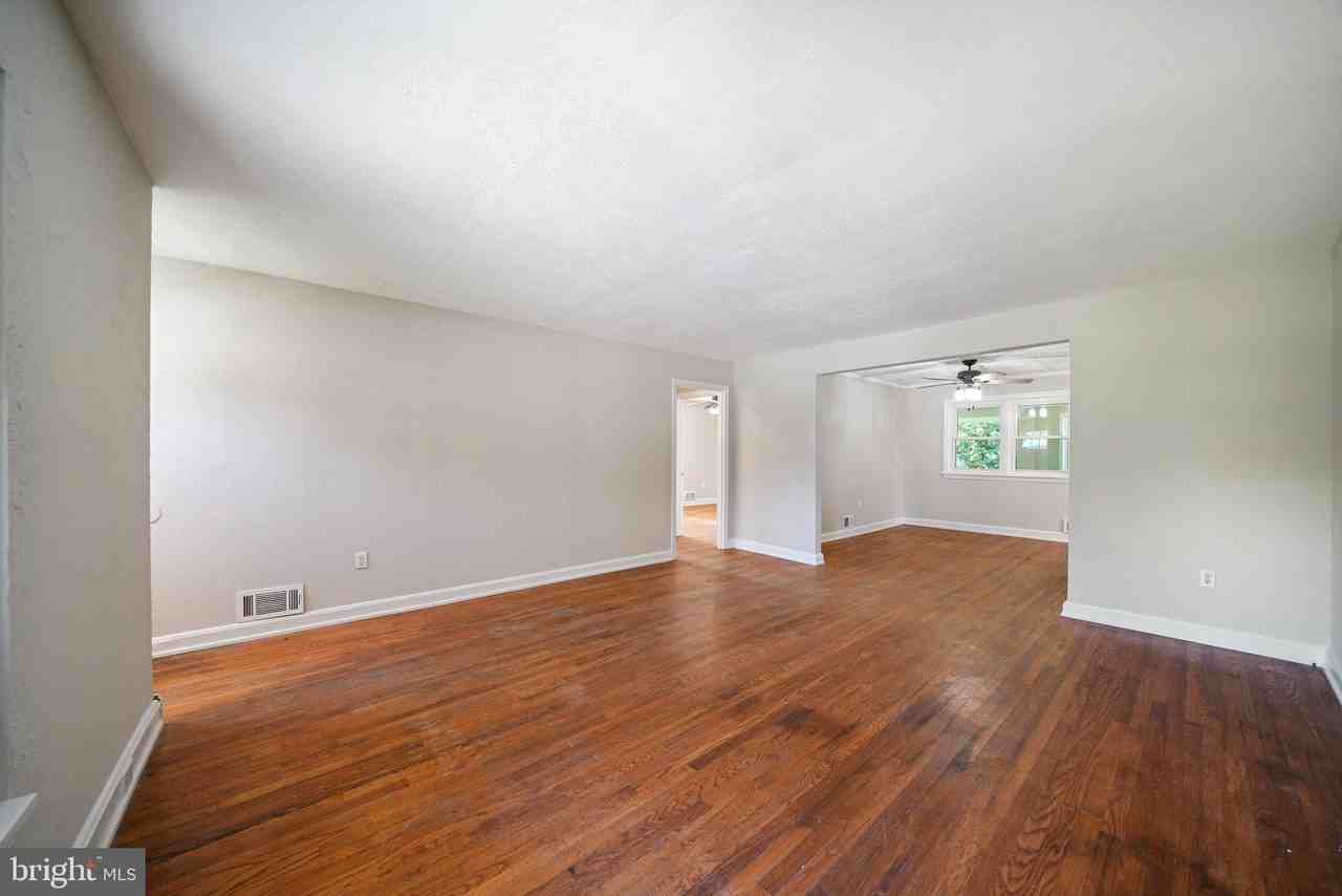 214 Maryland Ave - Photo 4 of 27