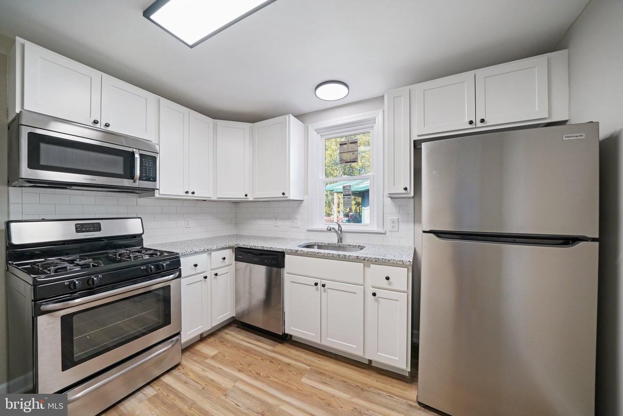 214 Maryland Ave - Photo 5 of 27