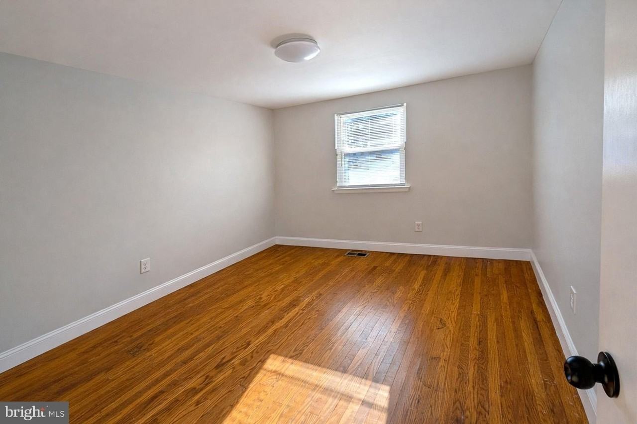 605 W Market St Unit 42 #42 - Photo 7 of 12