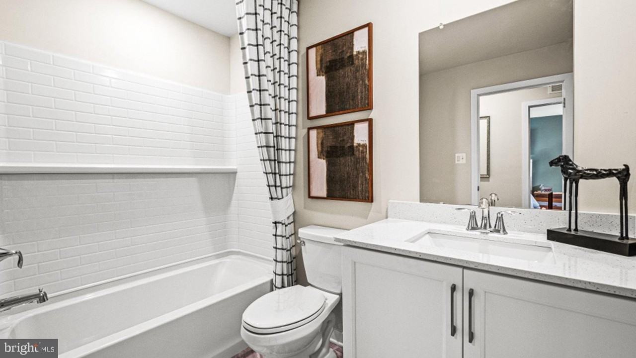 48 Four Leaf Dr - Photo 2 of 18