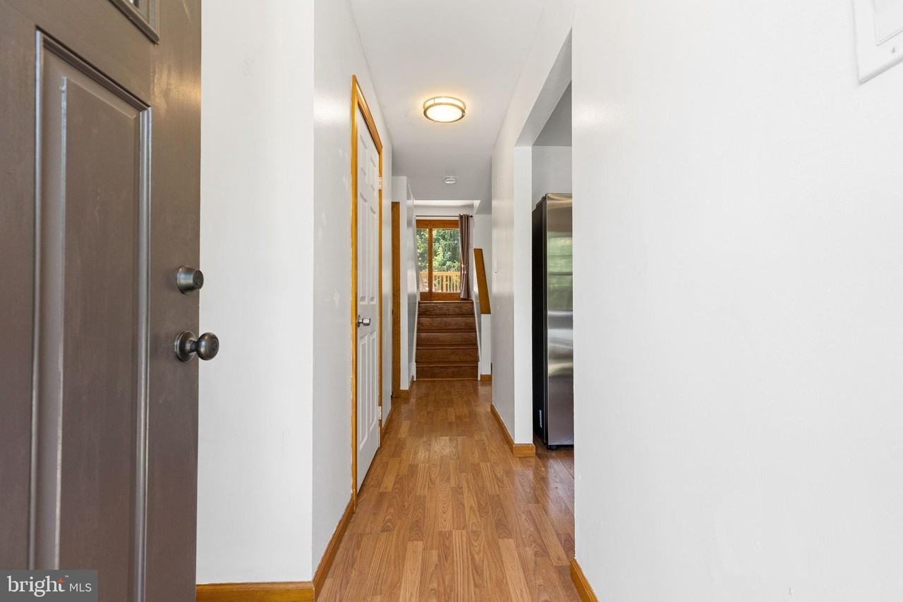 172 Stirling Ct - Photo 3 of 29