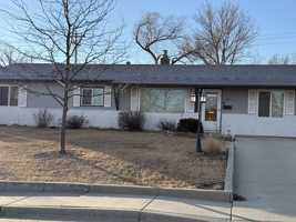 featured image of 259 E Oakland St #1