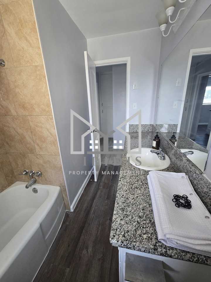 1017 Radcliffe Ave #1 - Photo 2 of 20