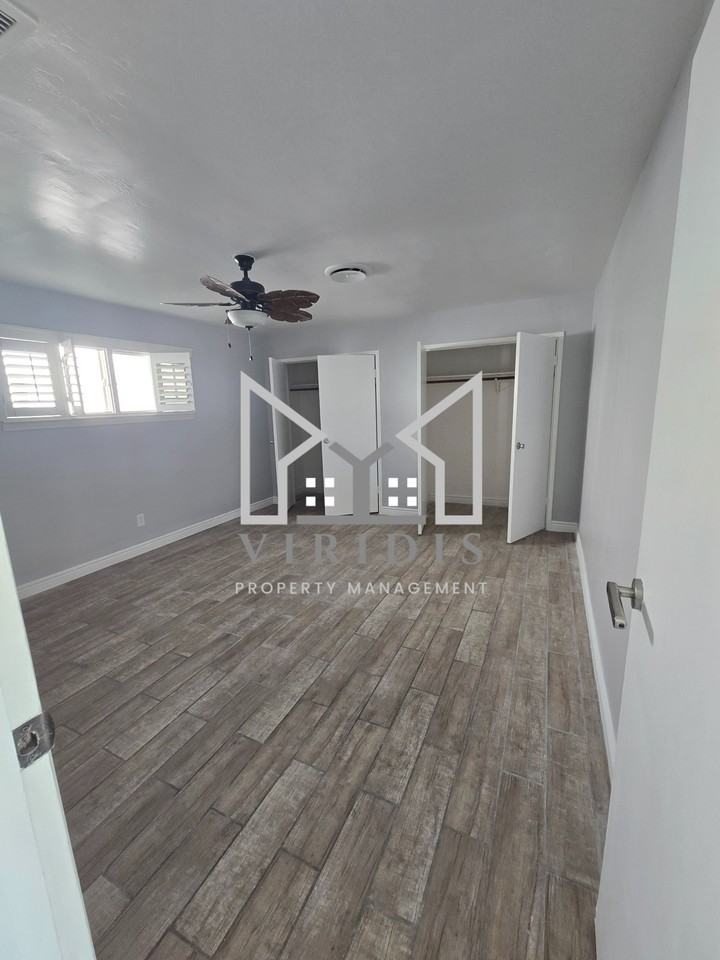 1017 Radcliffe Ave #1 - Photo 3 of 20