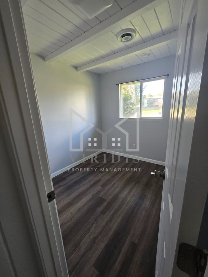 1017 Radcliffe Ave #1 - Photo 5 of 20