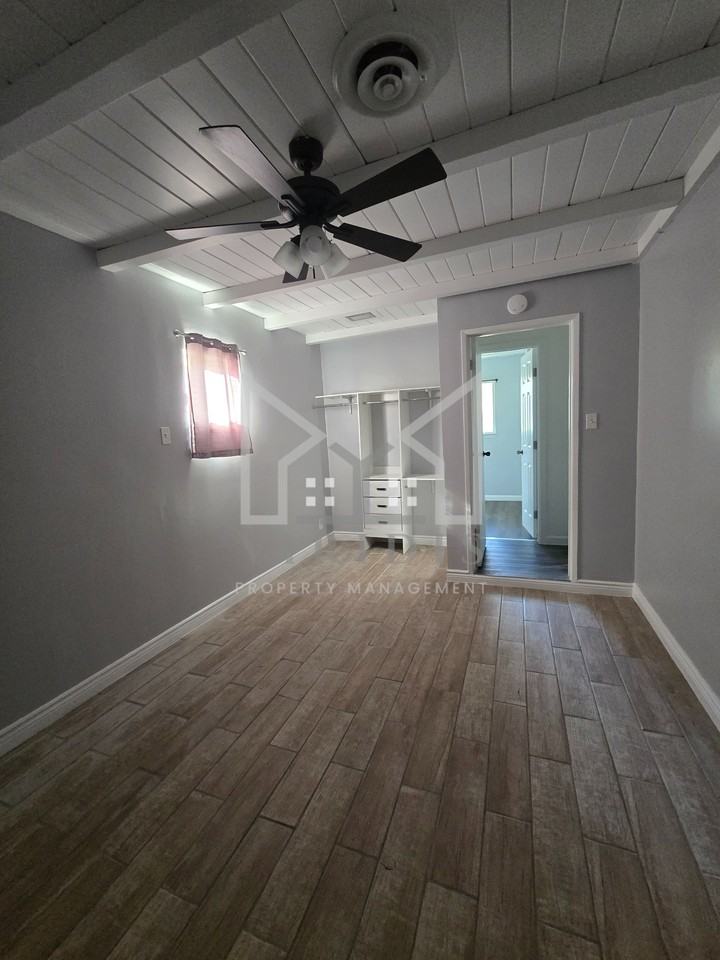 1017 Radcliffe Ave #1 - Photo 7 of 20